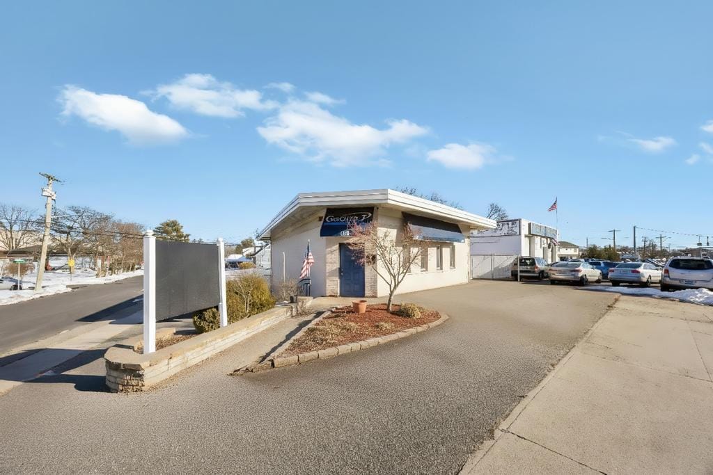 600 Hicksville Rd, Bethpage, NY for Sale