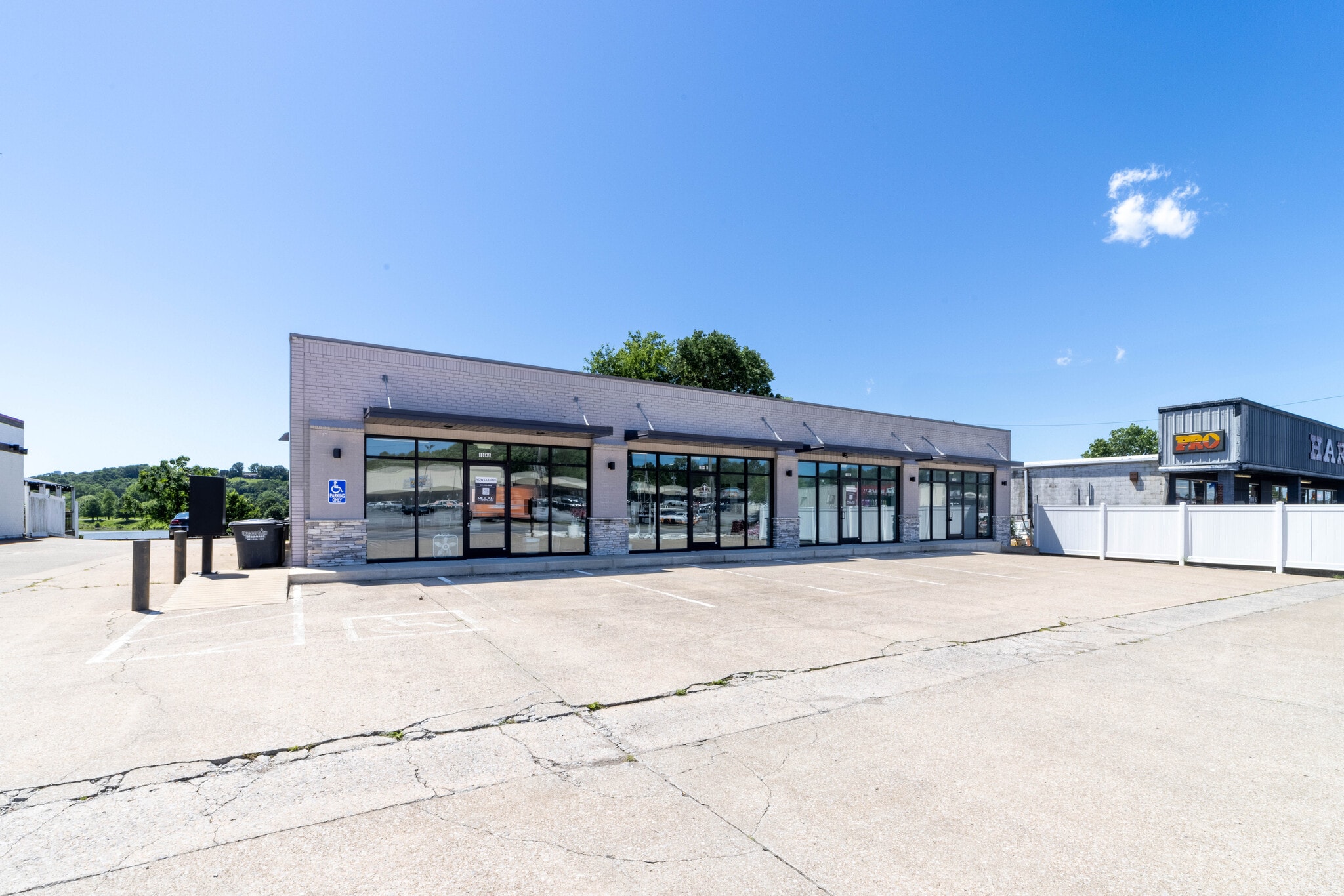 1064 S Riverside Dr, Clarksville, TN for Rent