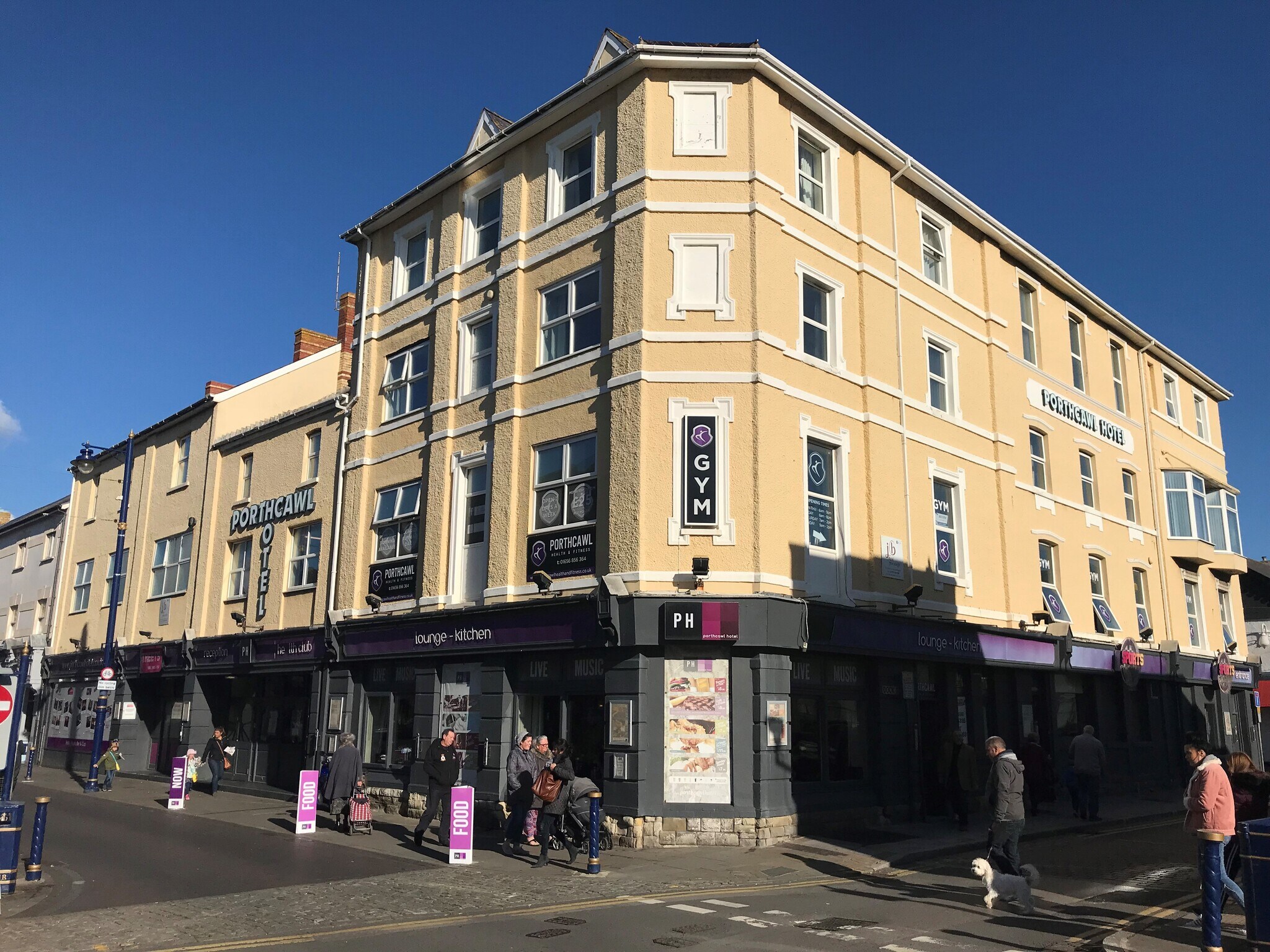 7-11 John, Porthcawl, MGN for Rent