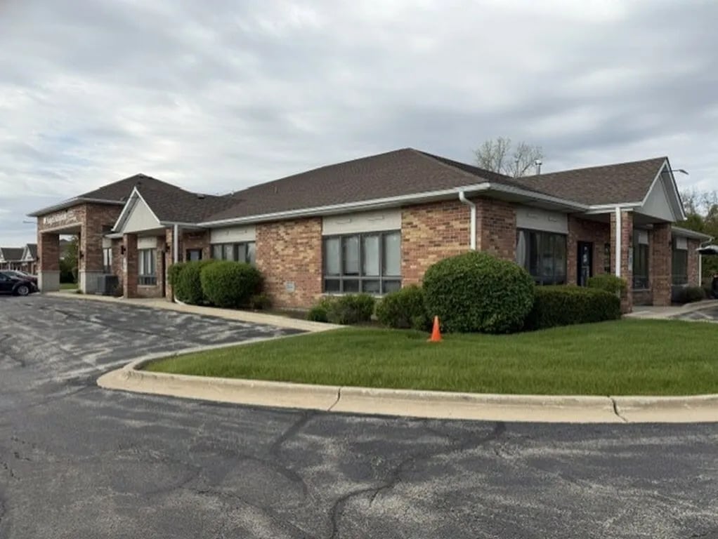 820 E Terra Cotta Ave, Crystal Lake, IL for Sale