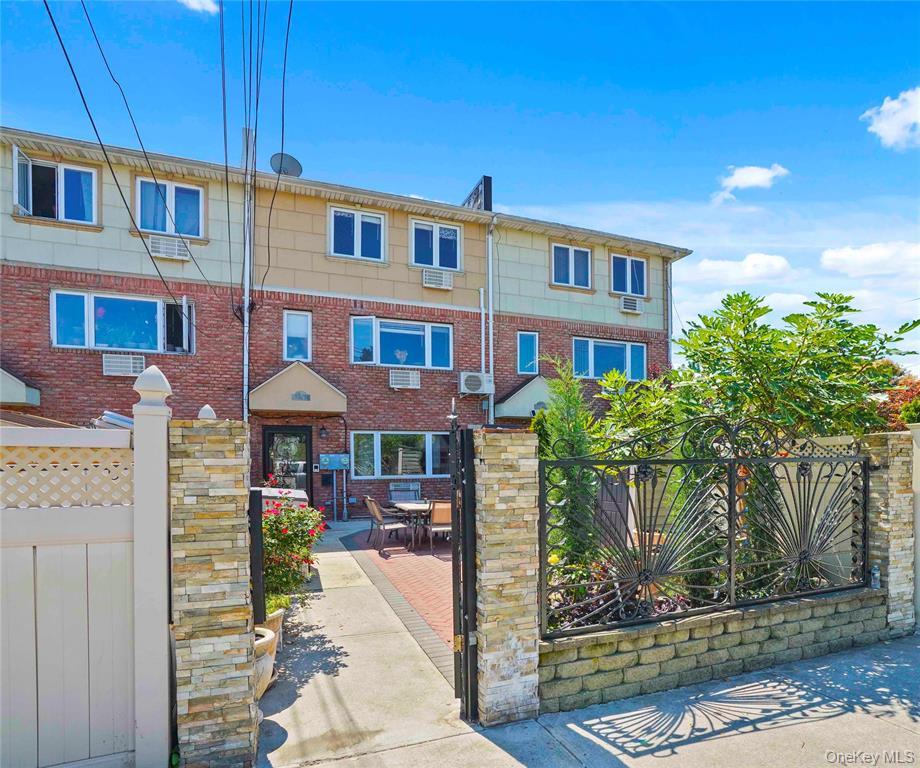 6536 Metropolitan Ave, Middle Village, NY for Sale
