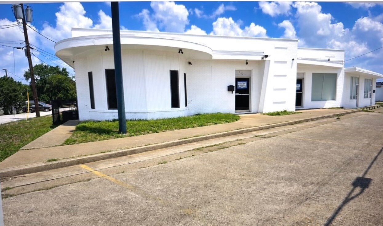 602-604 E Davis St, Grand Prairie, TX for Sale