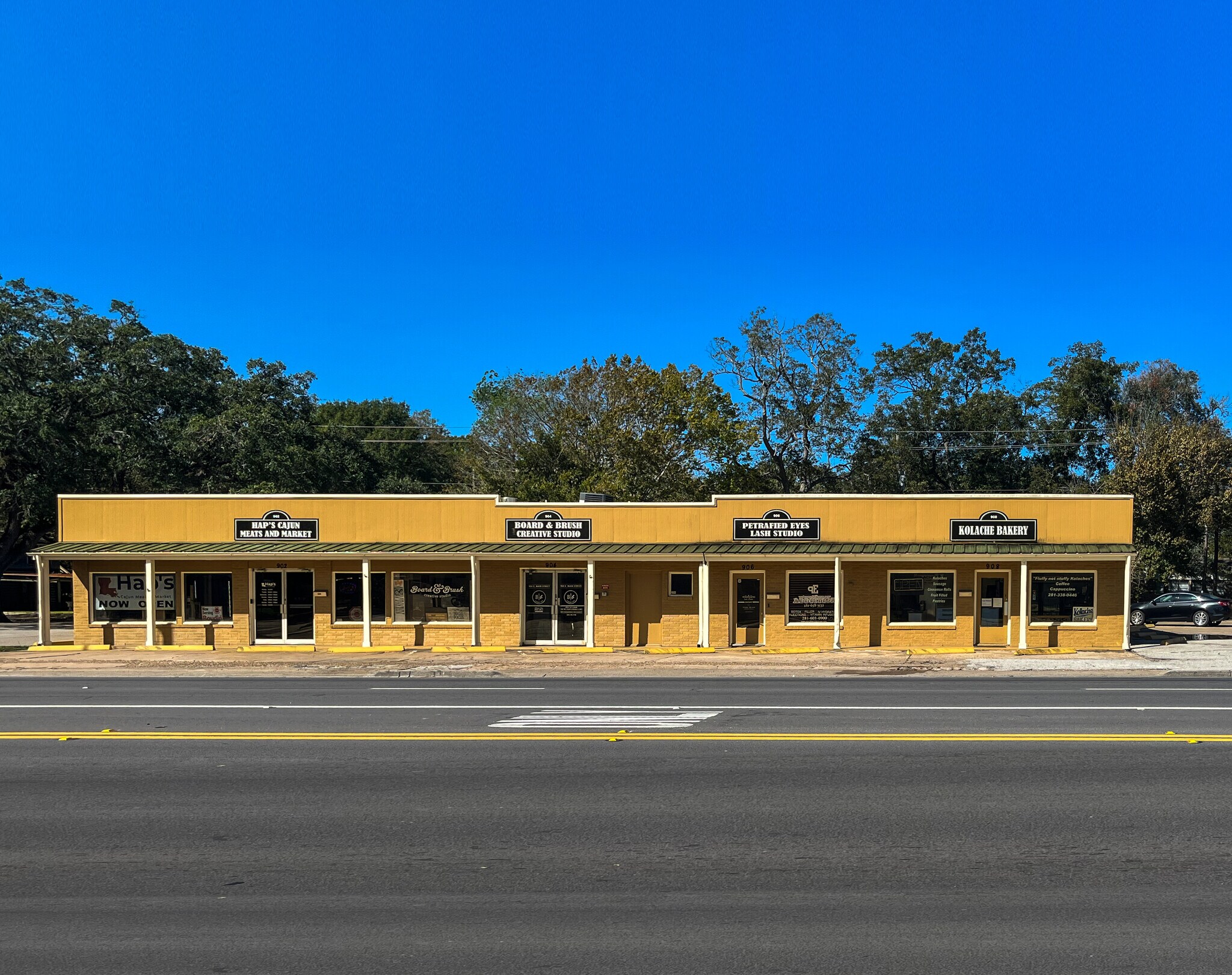 902-908 E Main St, League City, TX for Rent
