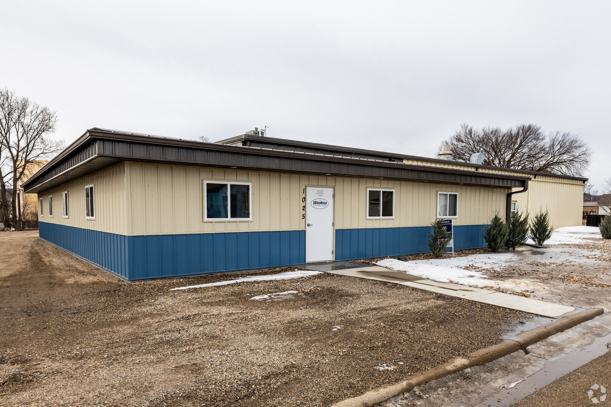 1025 E King St, Winona, MN for Sale