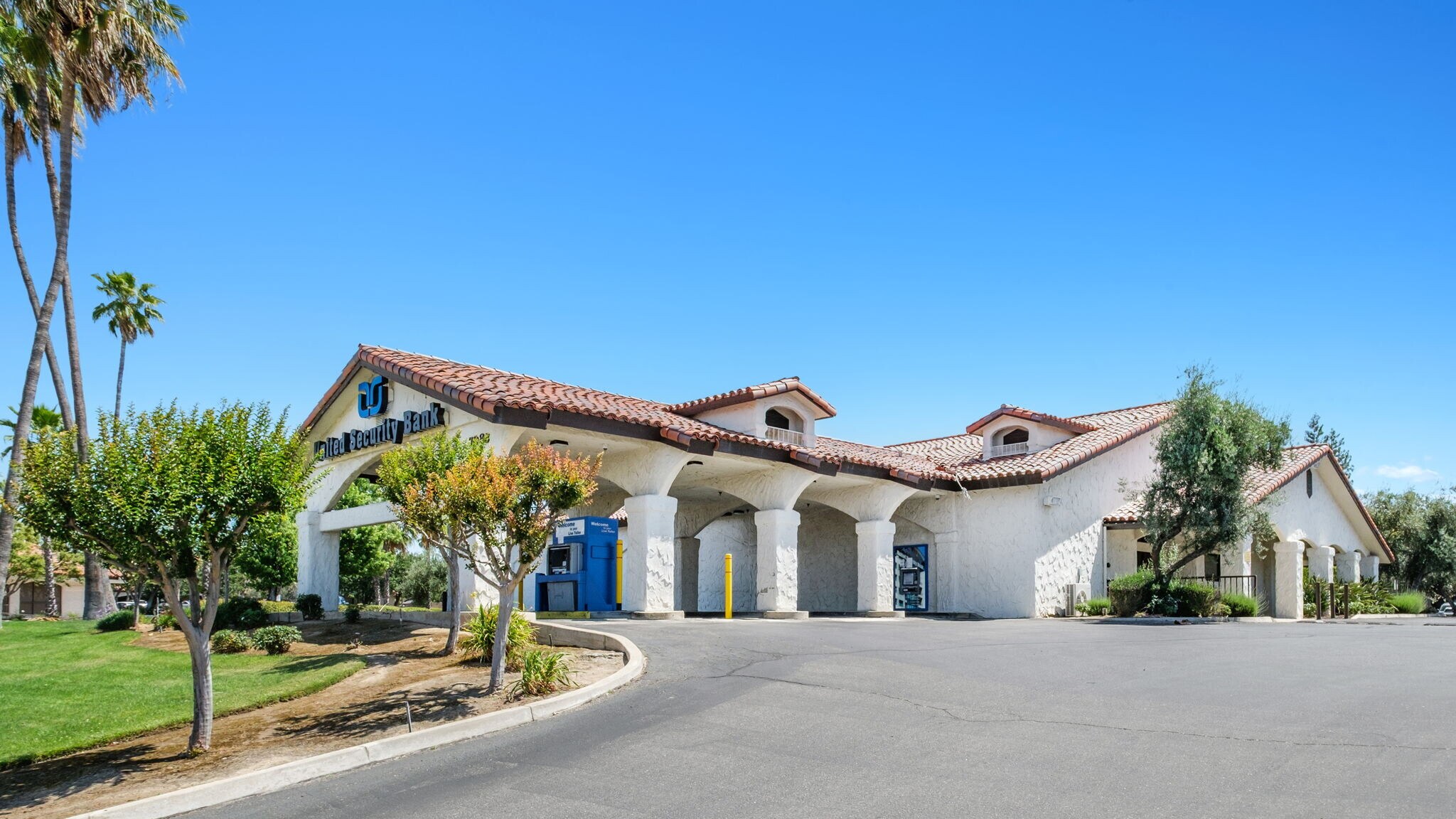 7088 N 1st St, Fresno, CA for Rent