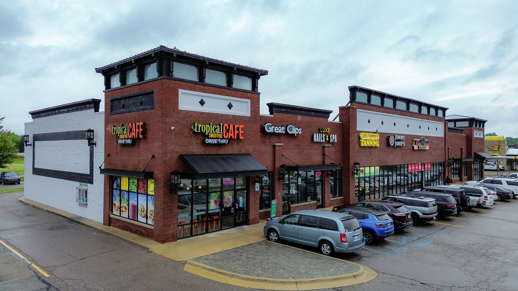 40027-40117 Groesbeck Hwy, Clinton Township, MI for Rent
