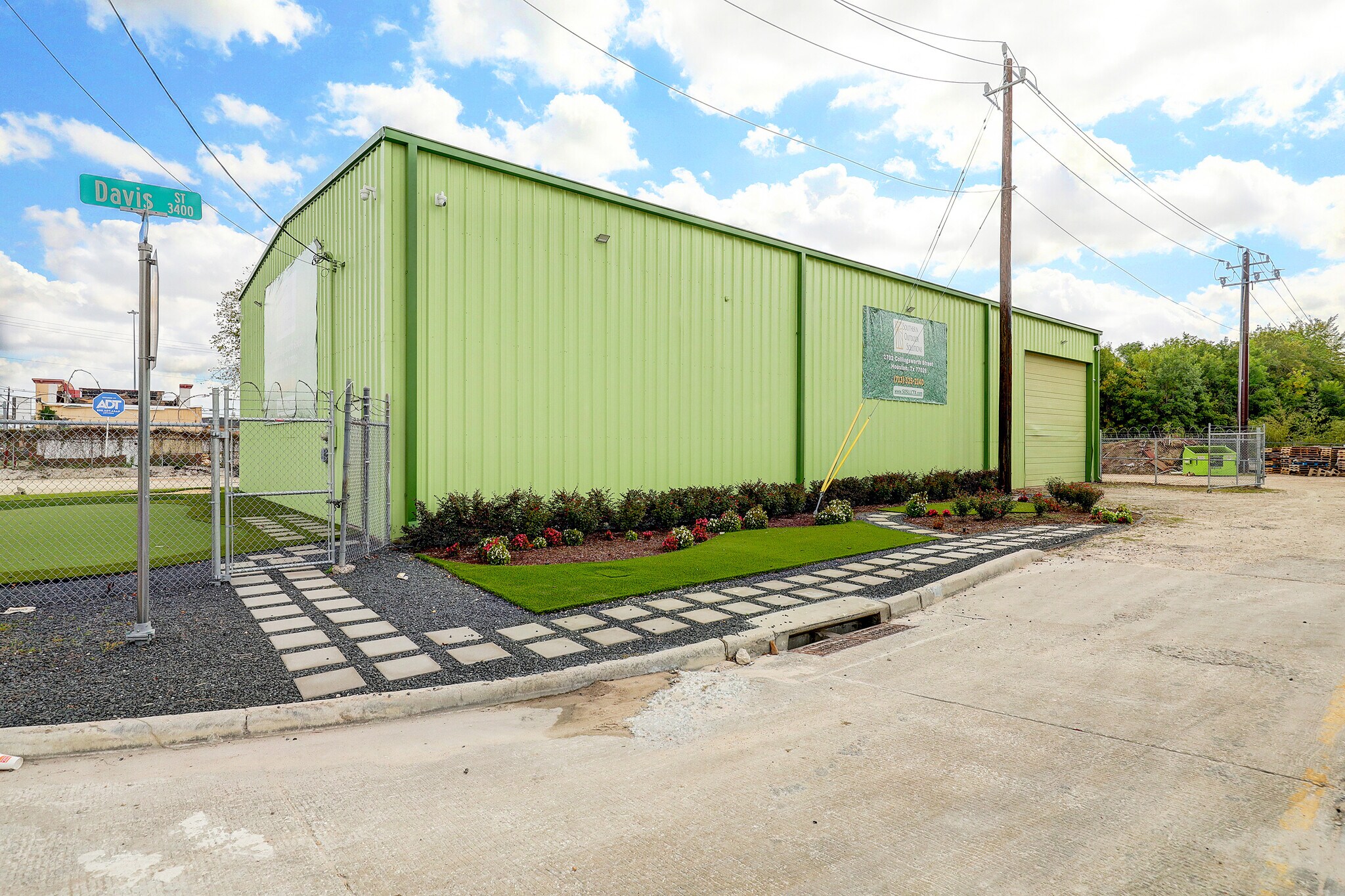 27022706 Collingsworth St Houston, TX 77026 Industrial Property for