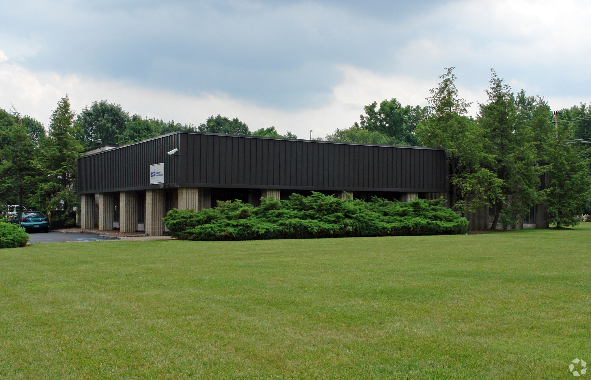 1 Indian Ln E, Towaco, NJ for Rent