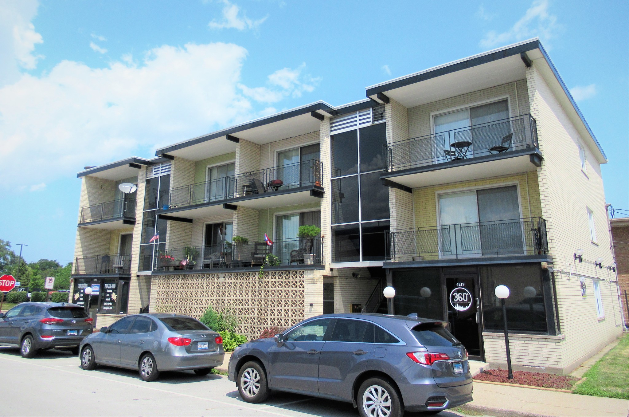 4219 W 95th St, Oak Lawn, IL for Rent