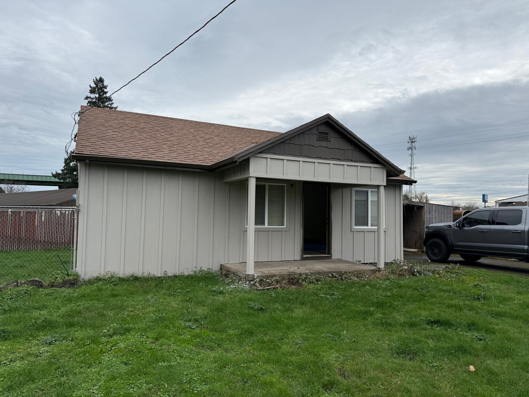 490 N Pine St, Canby, OR for Rent