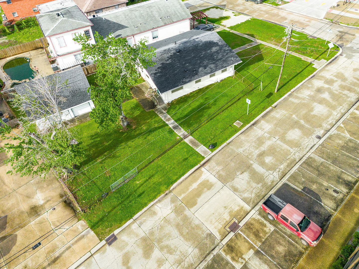 2800 Lake Villa Dr, Metairie, LA for Sale