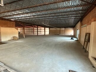 Conroe, TX Sports and Entertainment - 2004 N Frazier St