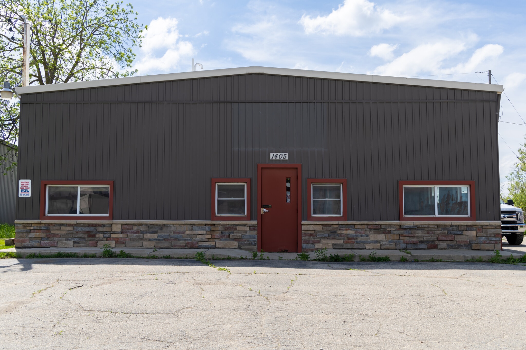 1405 Lake Lansing Rd, Lansing, MI for Rent