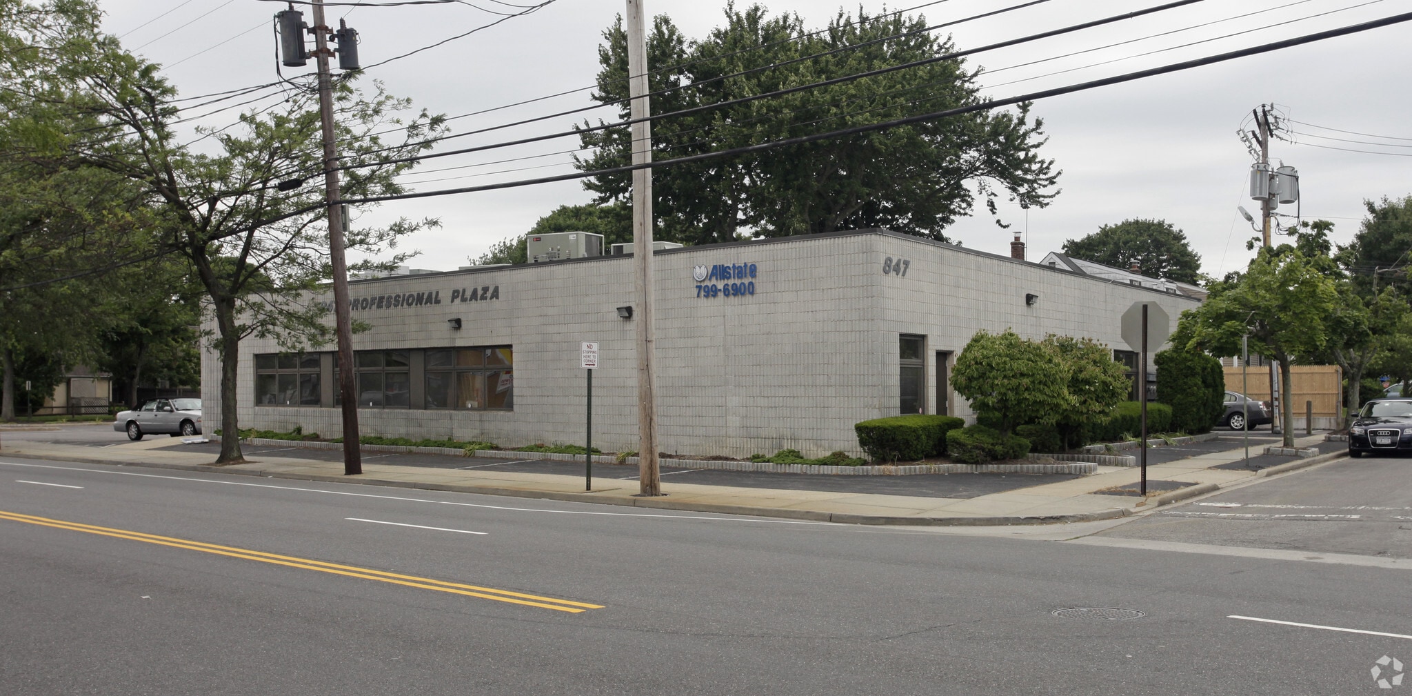 847 N Broadway, Massapequa, NY for Sale
