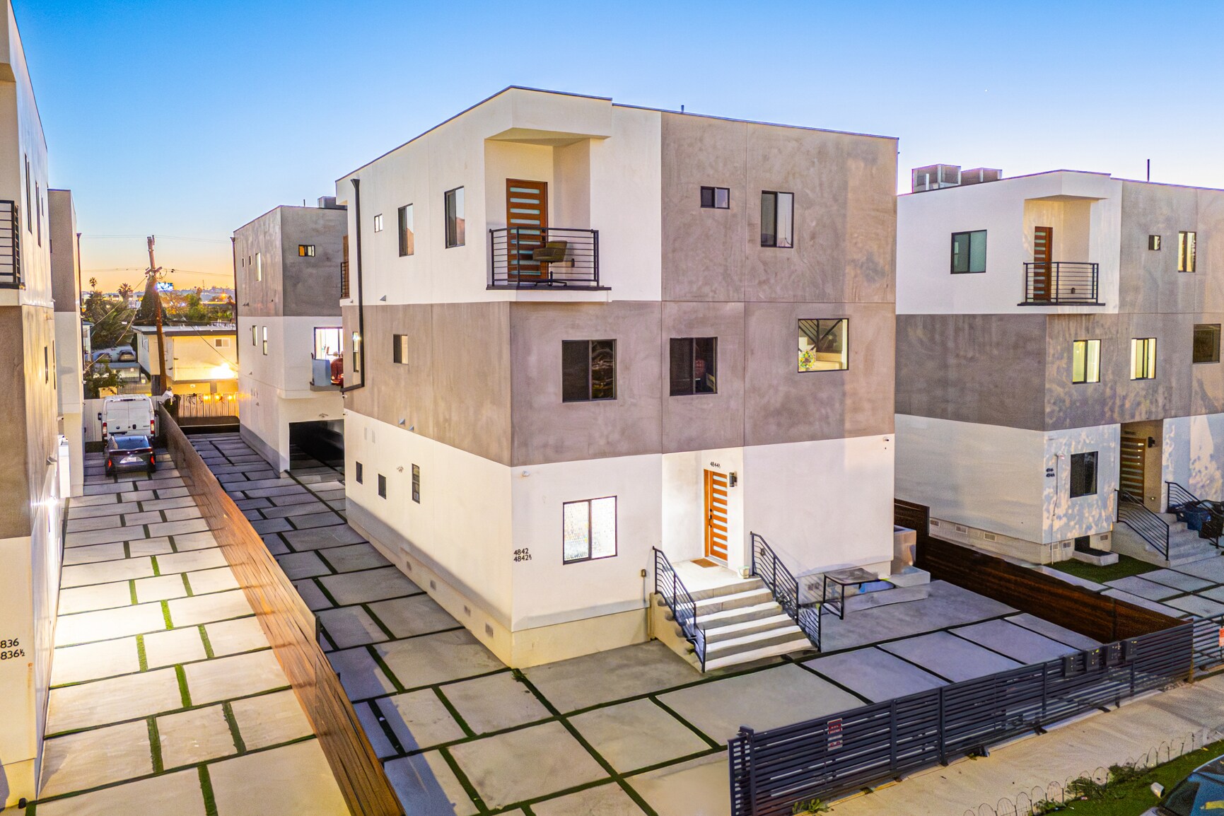 4842 W 17th St, Los Angeles, CA for Sale