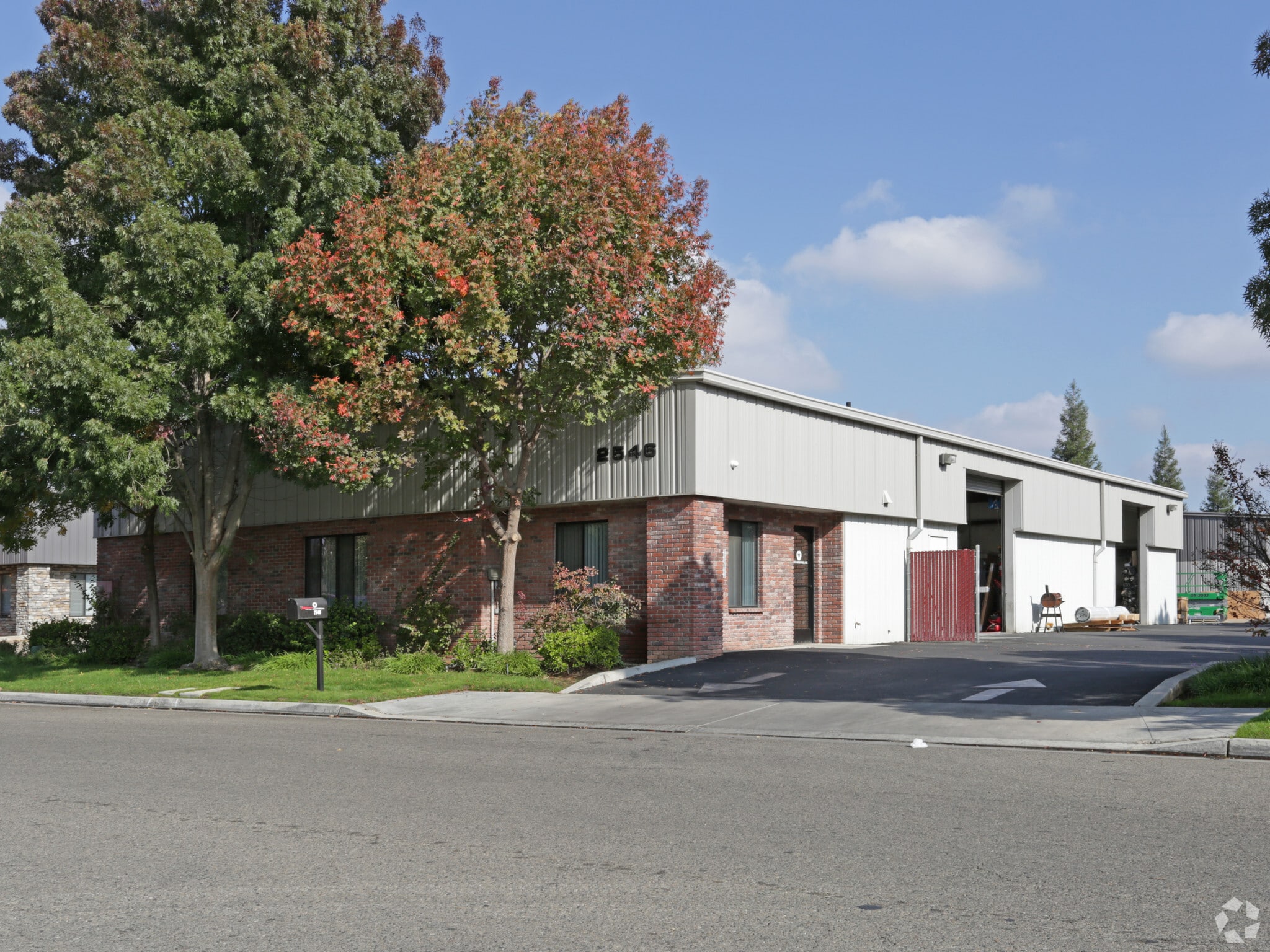 2546 N Business Park Ave, Fresno, CA for Rent
