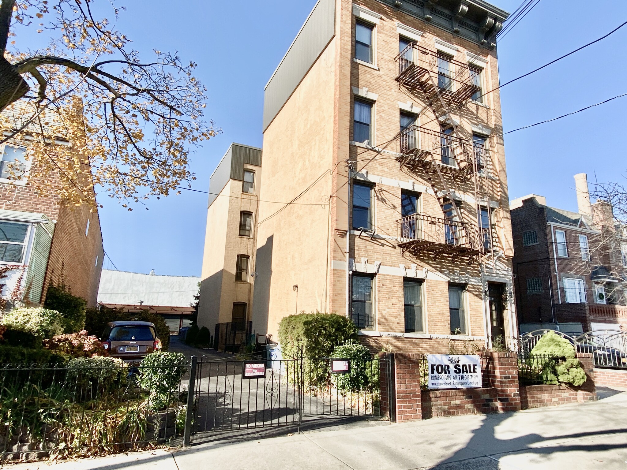 24 Avenue Ditmars Steinway, Astoria, NY for Sale