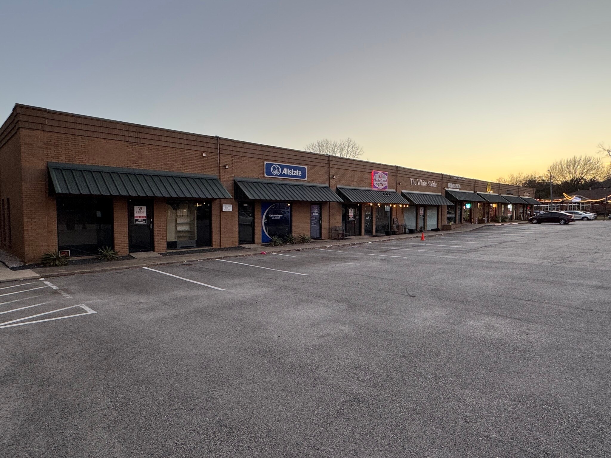 190 W Main St, Lewisville, TX for Rent