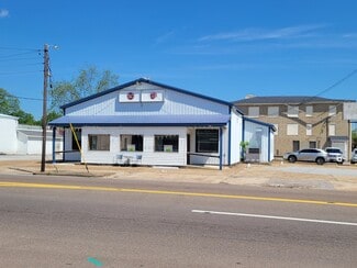 Paris, TN Retail - 302 W Wood St