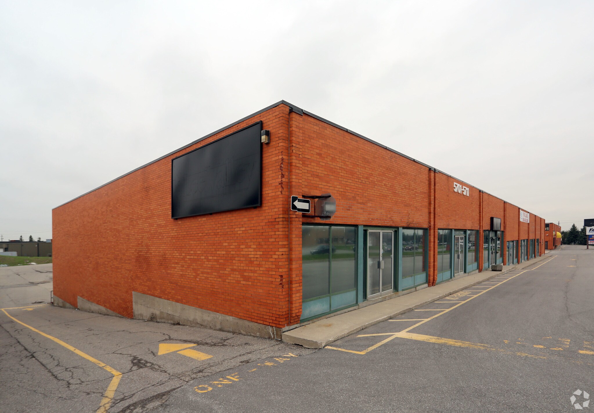 5701-5711 Steeles Av W, Toronto, ON for Rent