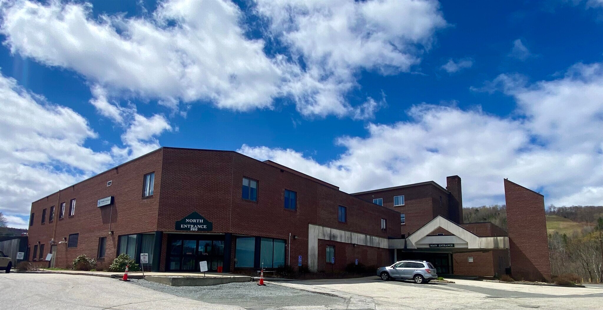 260-262 Cottage St, Littleton, NH for Rent