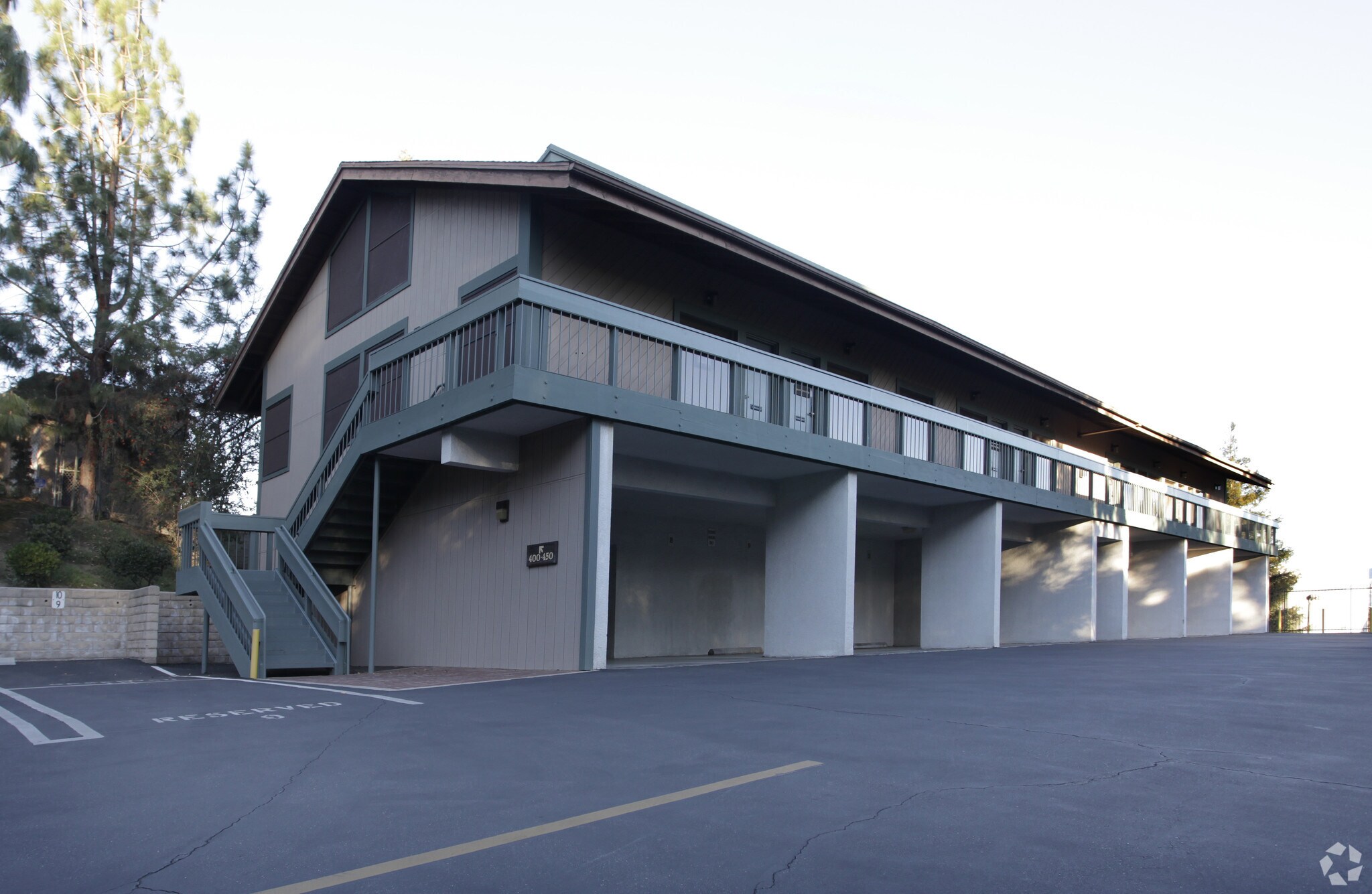 5525 Oakdale Ave, Woodland Hills, CA for Rent