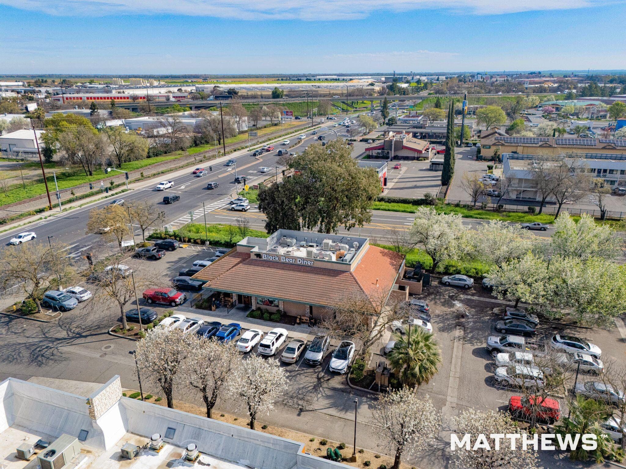 1530 E Main St, Woodland, CA for Sale