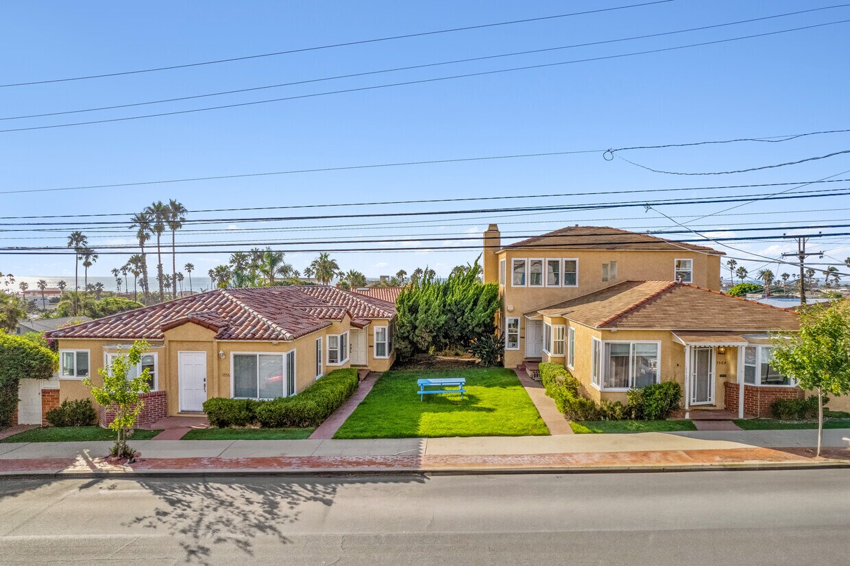1558 Ebers St, San Diego, CA for Sale