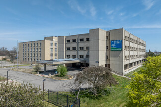 Detroit, MI Hospitals - 4777 E Outer Dr