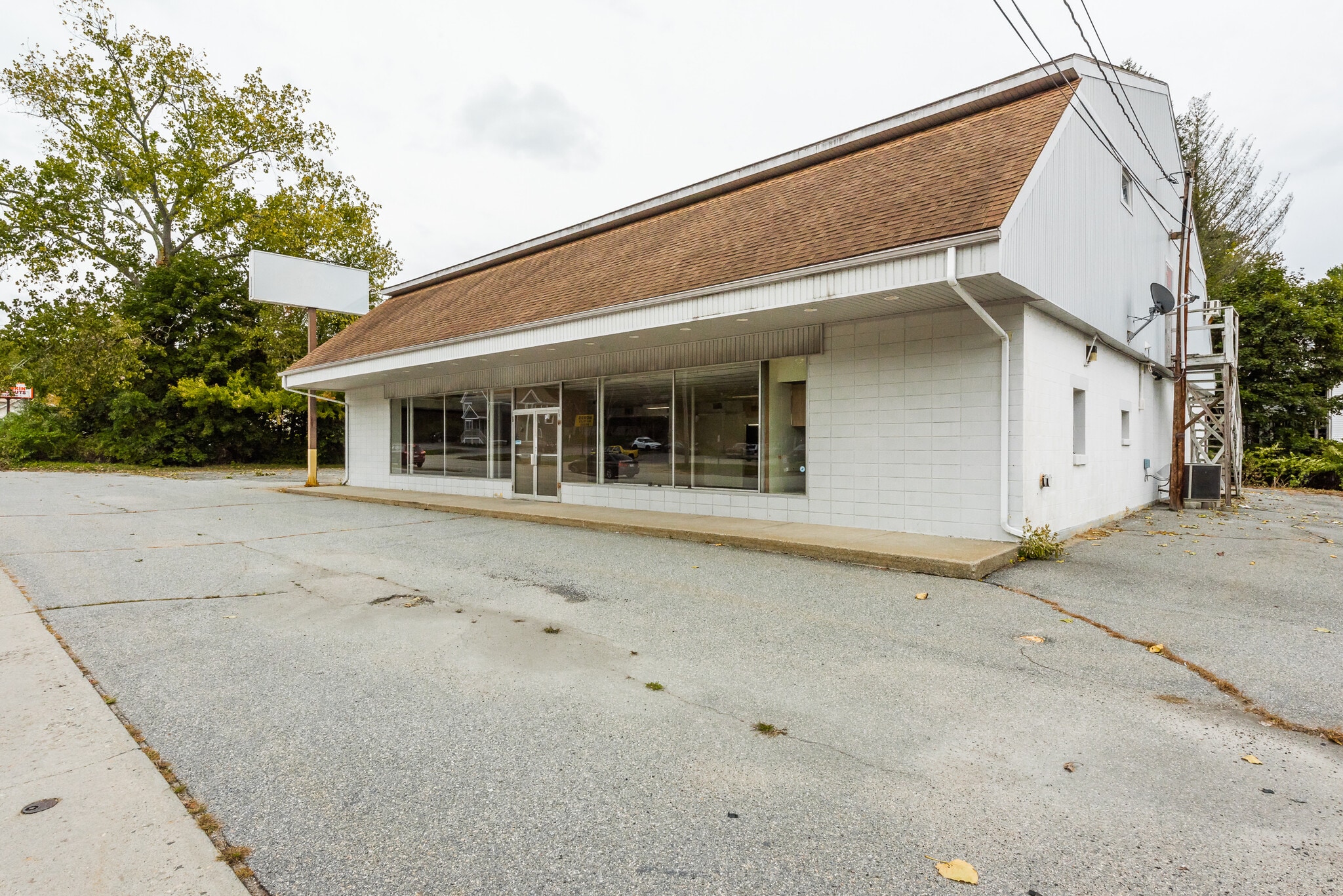 558 W Main St Norwich, CT 06360 Retail Property for Sale on