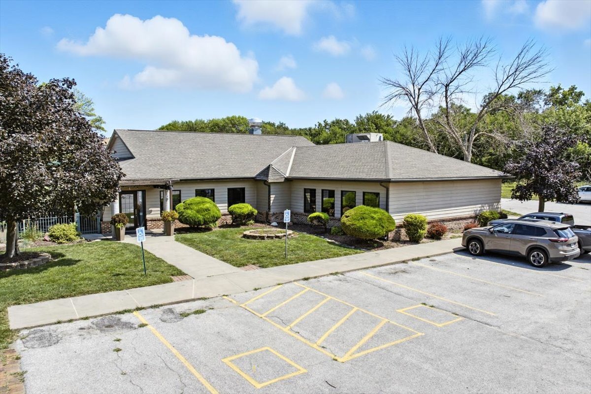 1207 S 35th St, Council Bluffs, IA for Sale