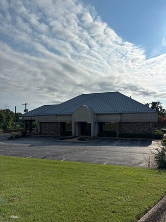 Bentonville, AR Retail - 307 N Walton Blvd