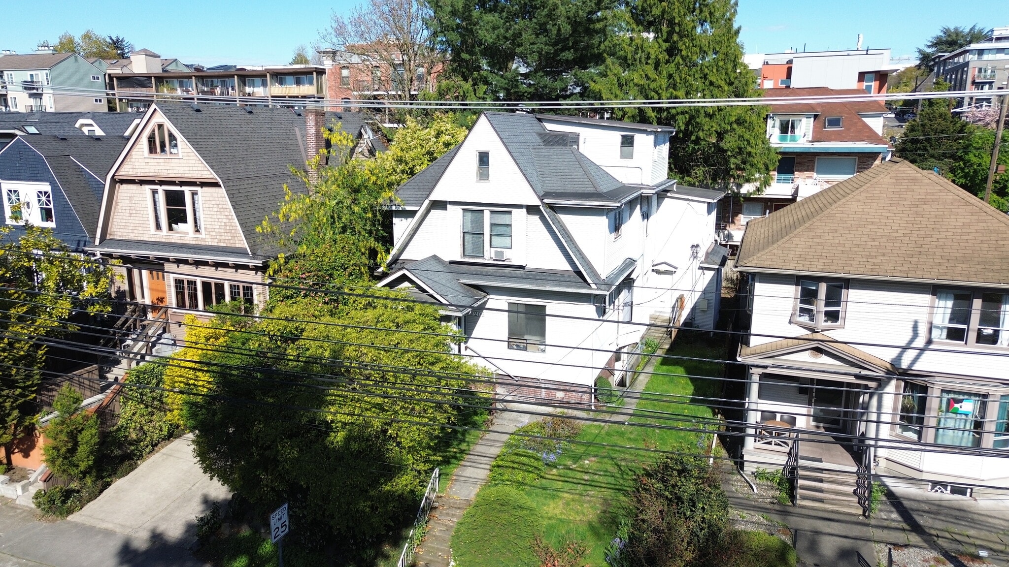 206 12th Ave E, Seattle, WA for Sale