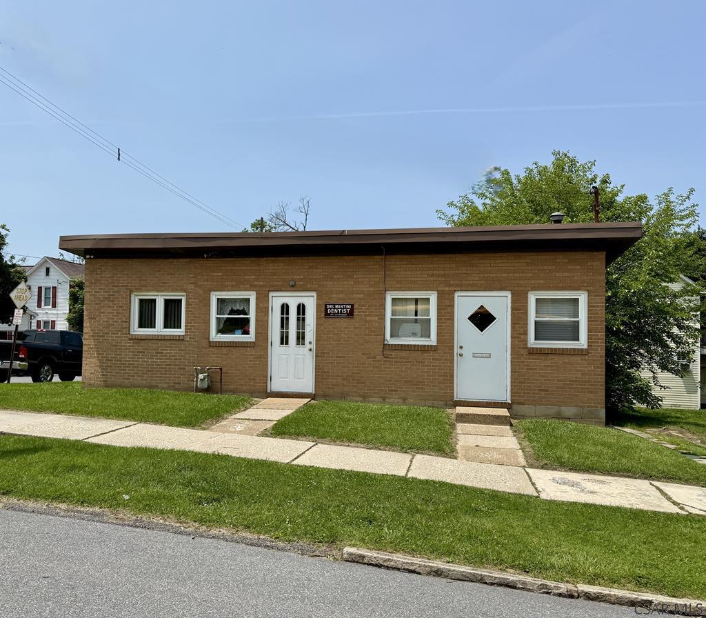 571 Cypress Ave, Johnstown, PA for Sale