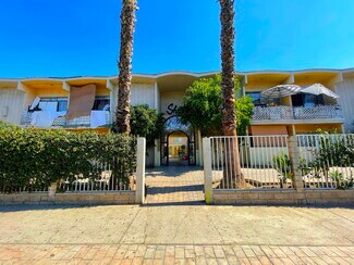 Van Nuys, CA undefined - 6956 Kester Ave