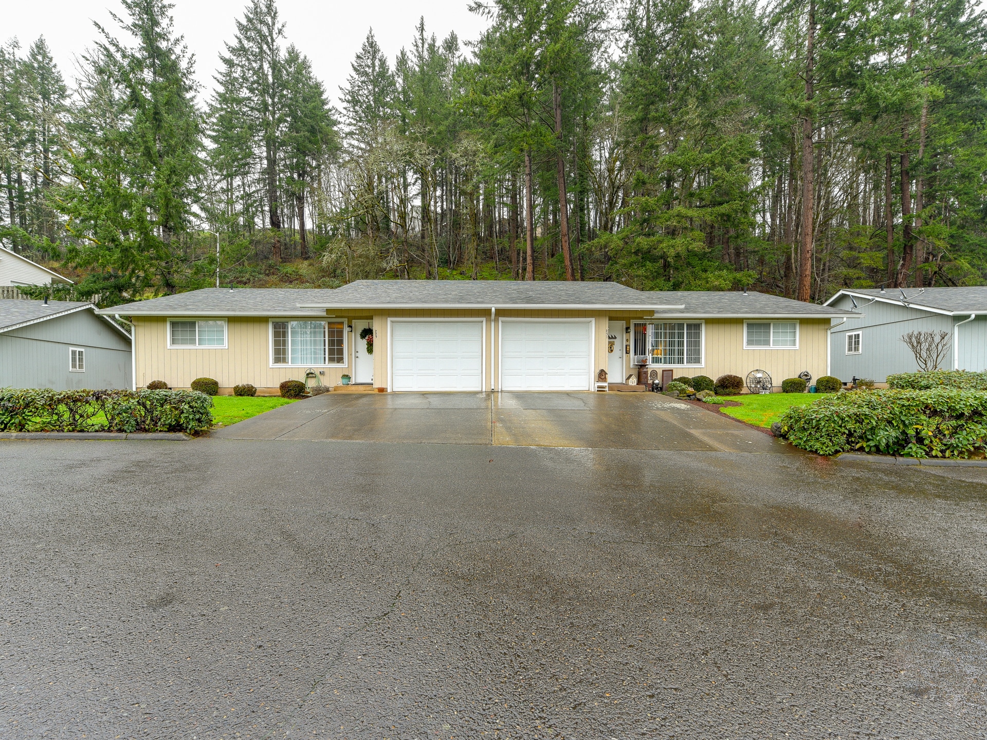 201-307 Trees Ct, Silverton, OR for Sale