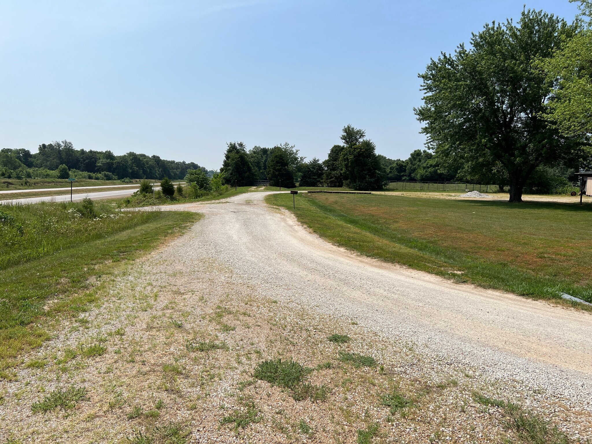 3252-3254 W Cattle Ln, Willard, MO for Sale