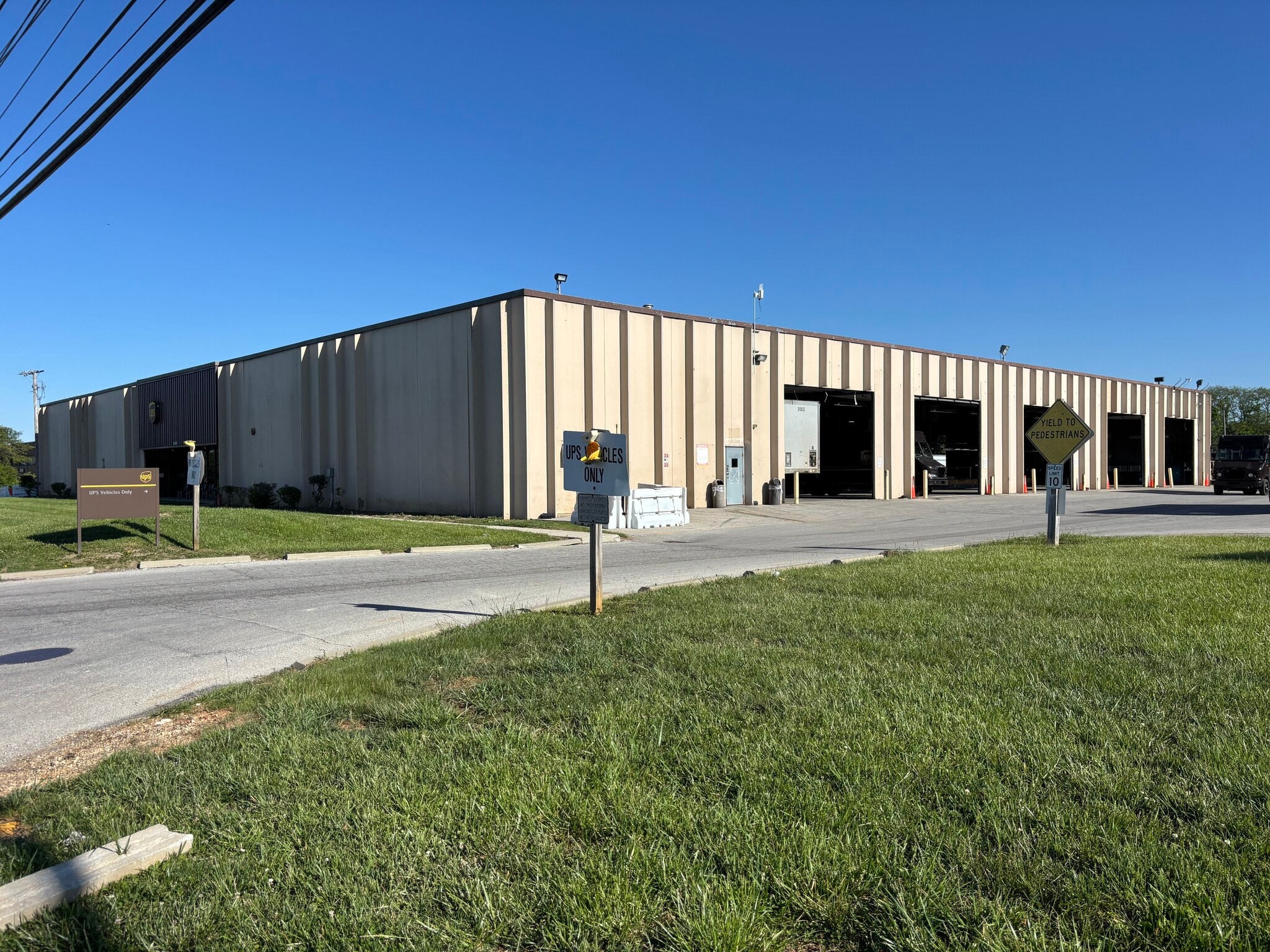 11101A Bluegrass Pky, Louisville, KY for Rent