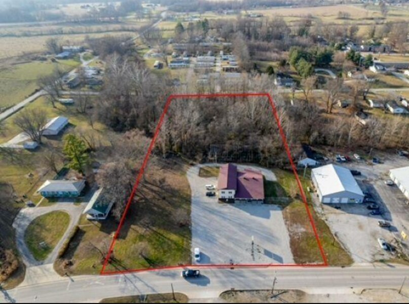 584-586 S Section St, Sullivan, IN for Sale