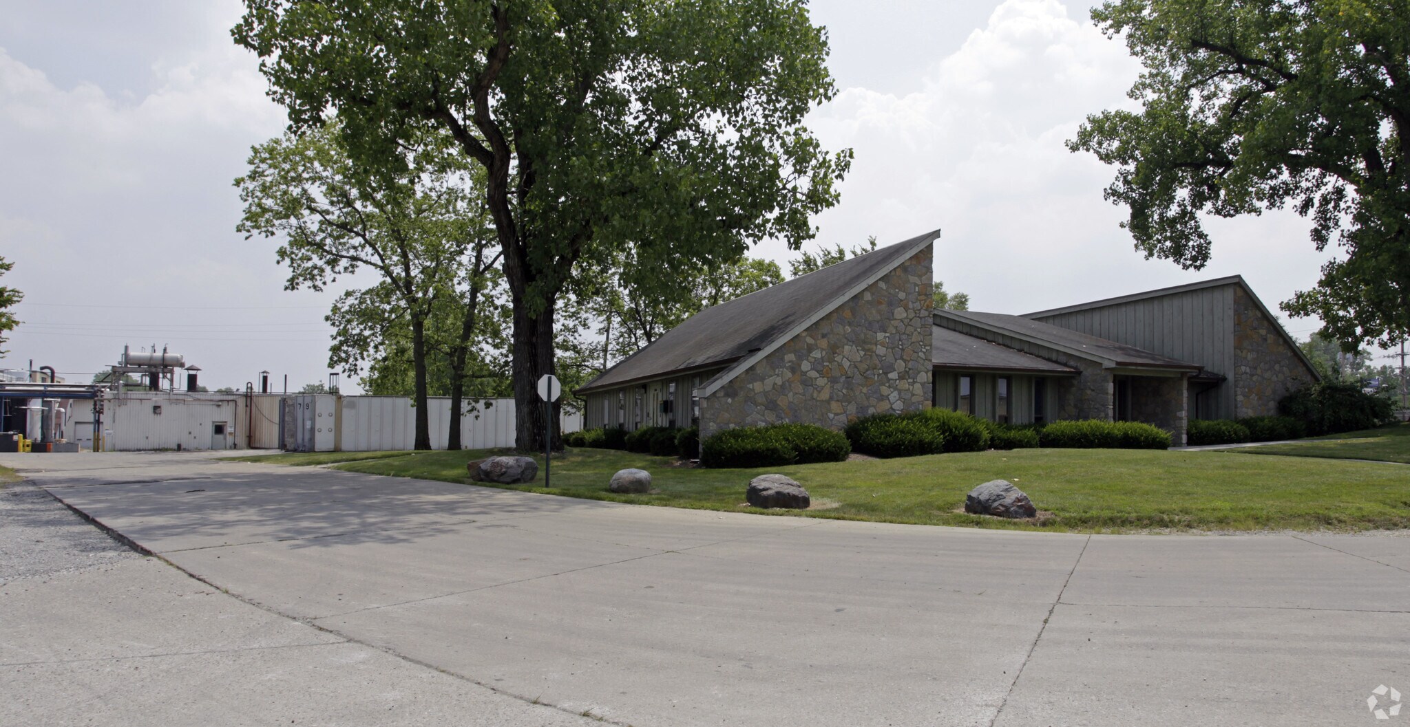 410 GlendaleMilford Rd Cincinnati, OH 45215 Industrial Property for Sale on