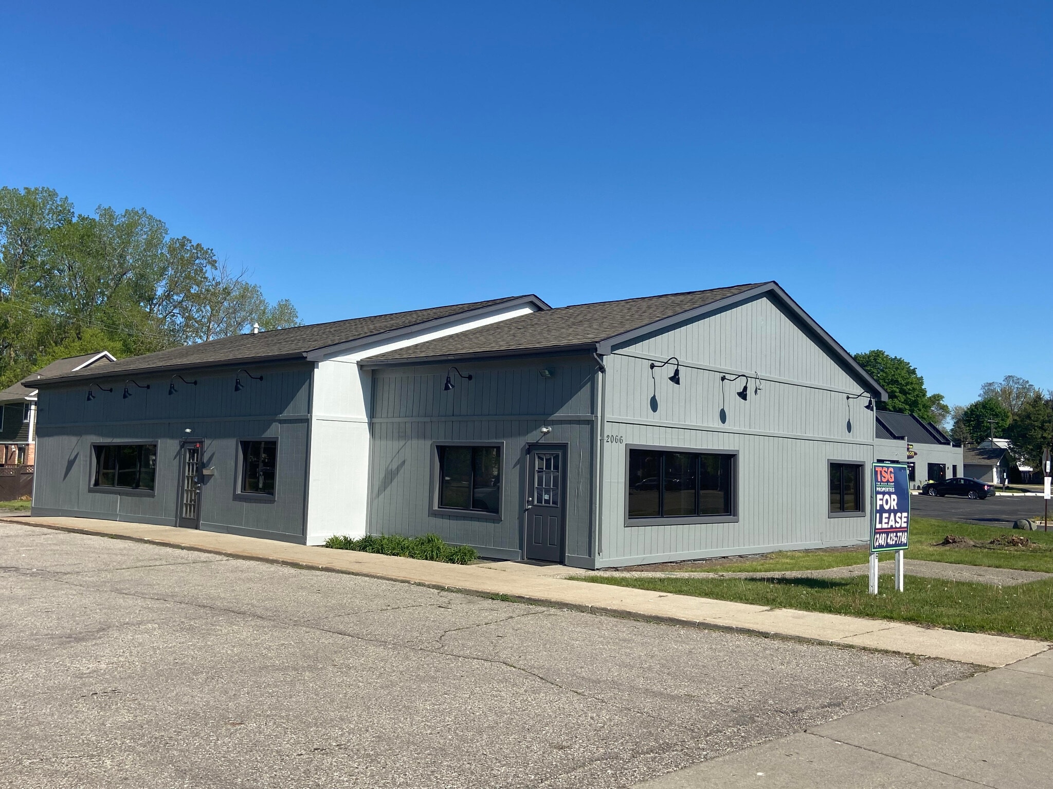 2066 N Cass Lake Rd, Keego Harbor, MI for Sale