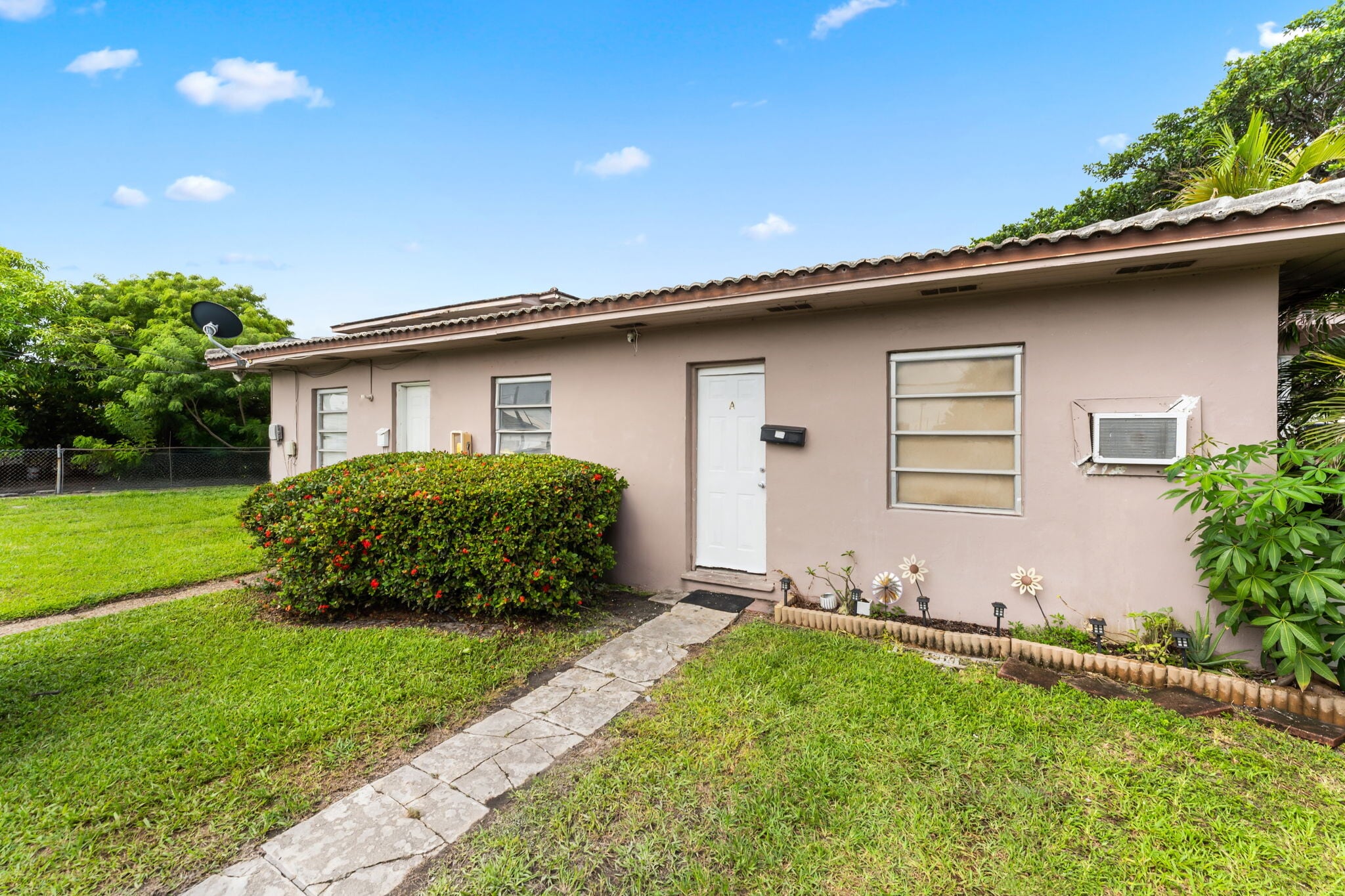 1490 Oakwood Dr, Miami Springs, FL for Sale