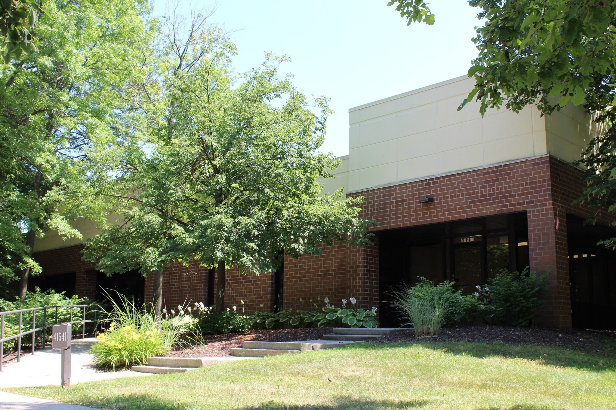 41441-41541 W 11 Mile Rd, Novi, MI for Rent