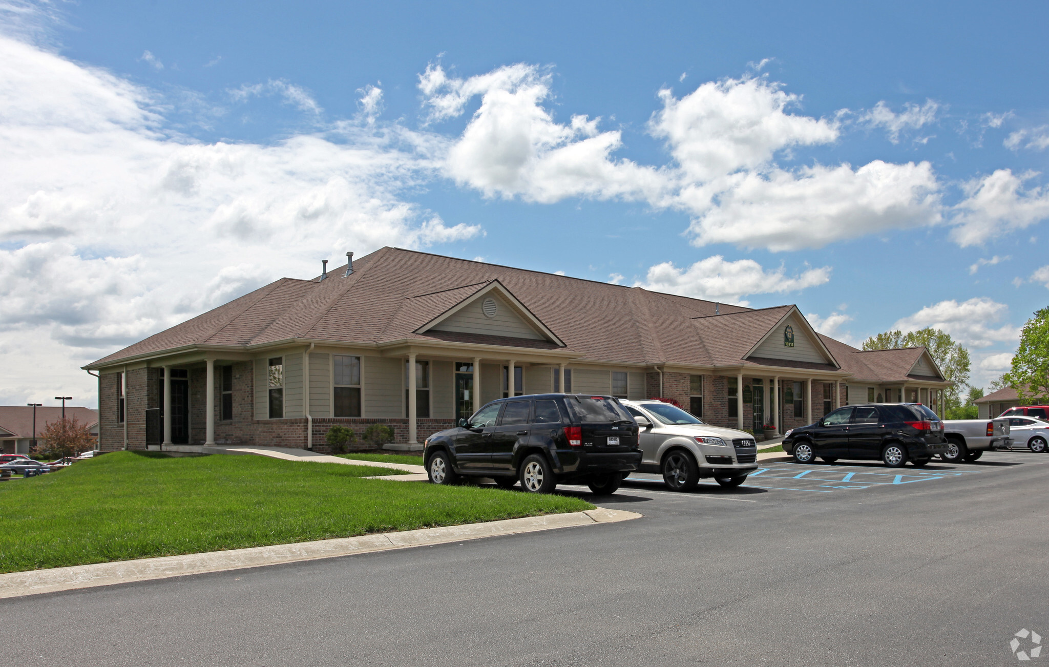 10315 Dawson's Creek Blvd, Fort Wayne, IN for Rent