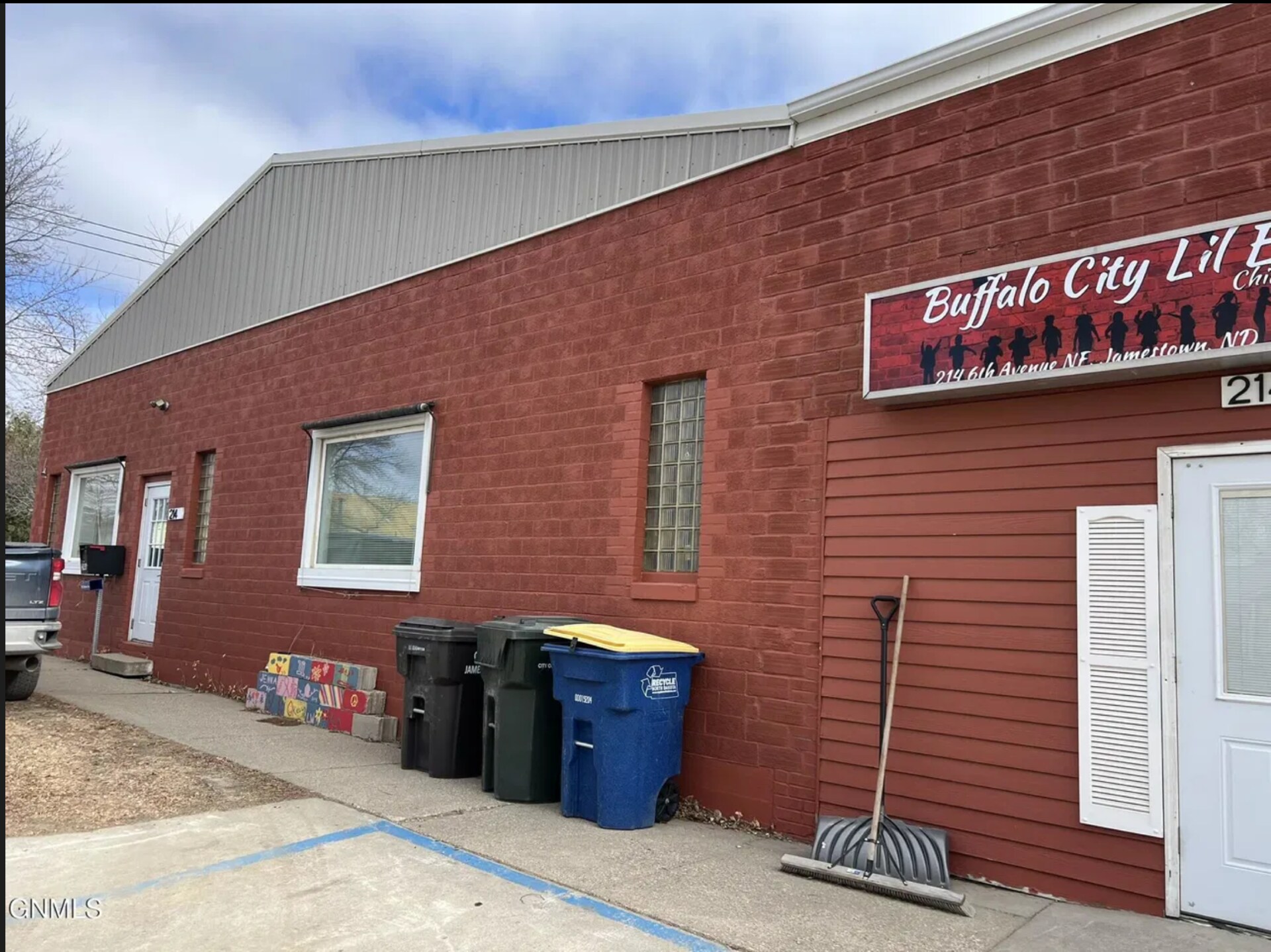 214 6th Ave NE, Jamestown, ND for Sale