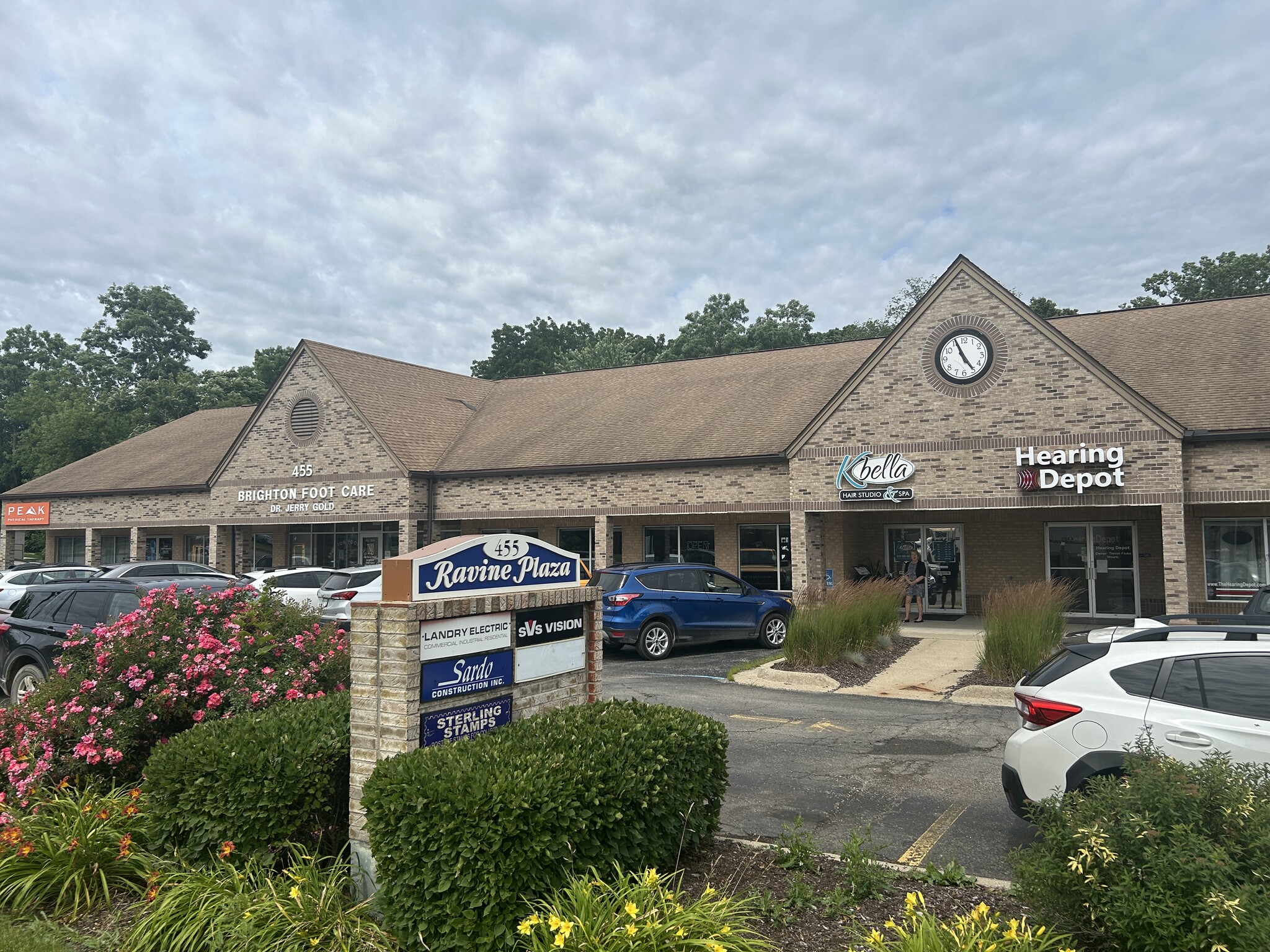 455 E Grand River Ave, Brighton, MI for Rent