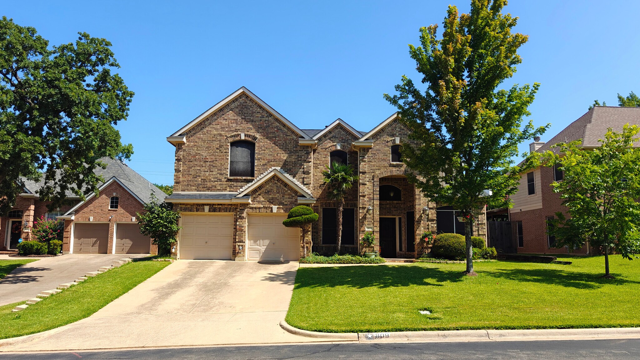 809 Forest Hollow Dr, Hurst, TX for Rent