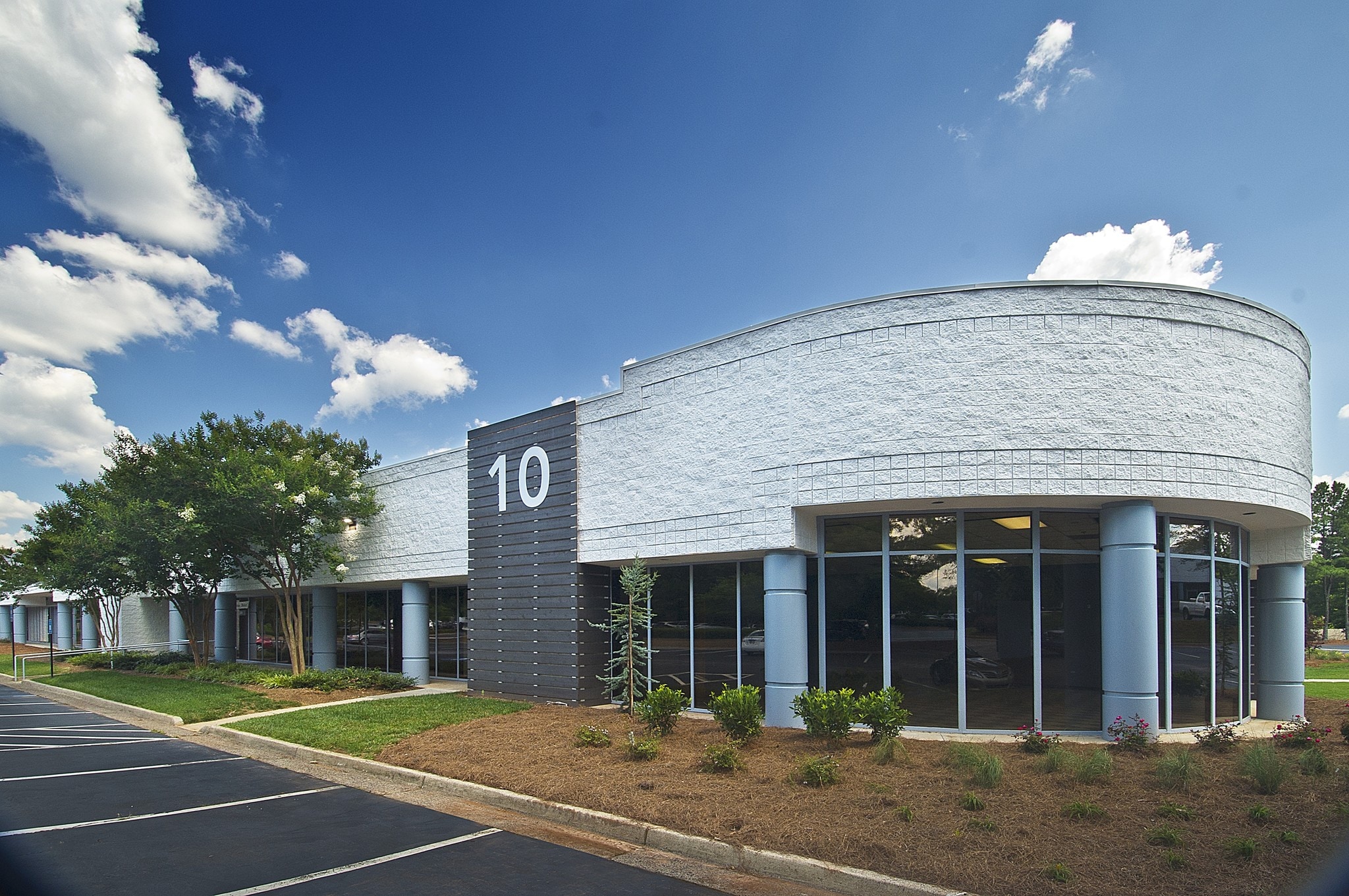 10 Mansell Ct E, Roswell, GA for Rent