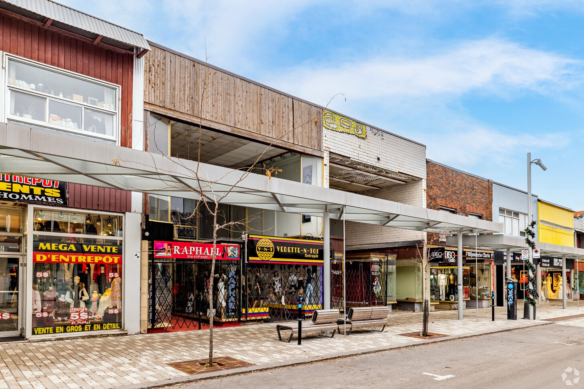 6758 Rue Saint-Hubert, Montréal, QC for Sale