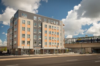 Minneapolis, MN Office/Retail - 2220 E Lake St